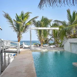 *** Hotel Lamar Front And Pool Mexiko