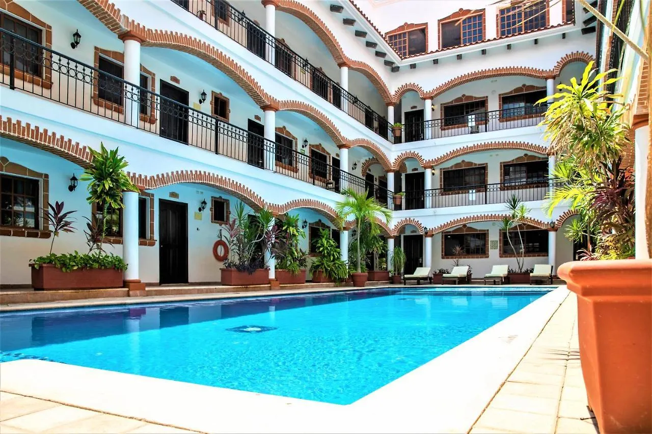 Hotel Colonial Playa Del Carmen 3*,